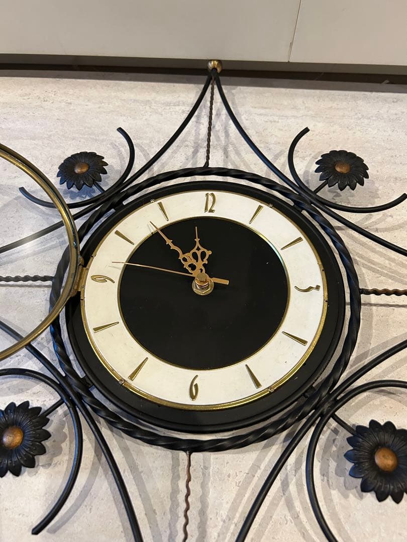 アンティーク　1950 美品 デザイン　アイアン　壁掛け時計 貴重