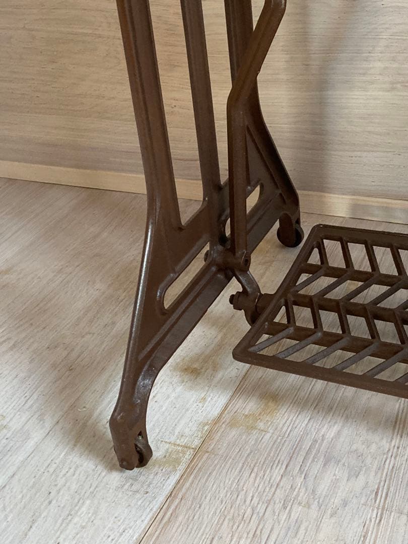 古い鉄脚 一枚板 ミシンテーブル ミツビシ