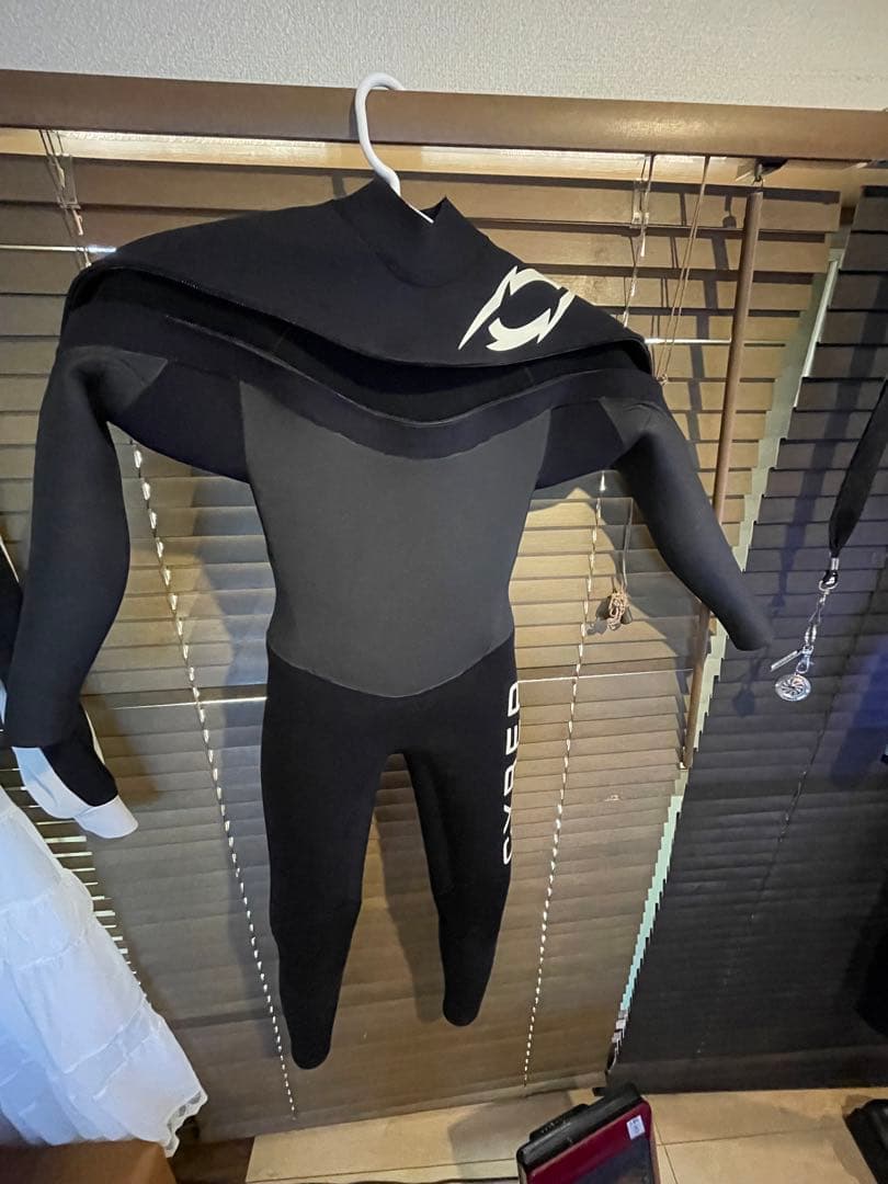 サイバーウエットスーツ男子キッズ用　1度着用のみ 浸水無し
