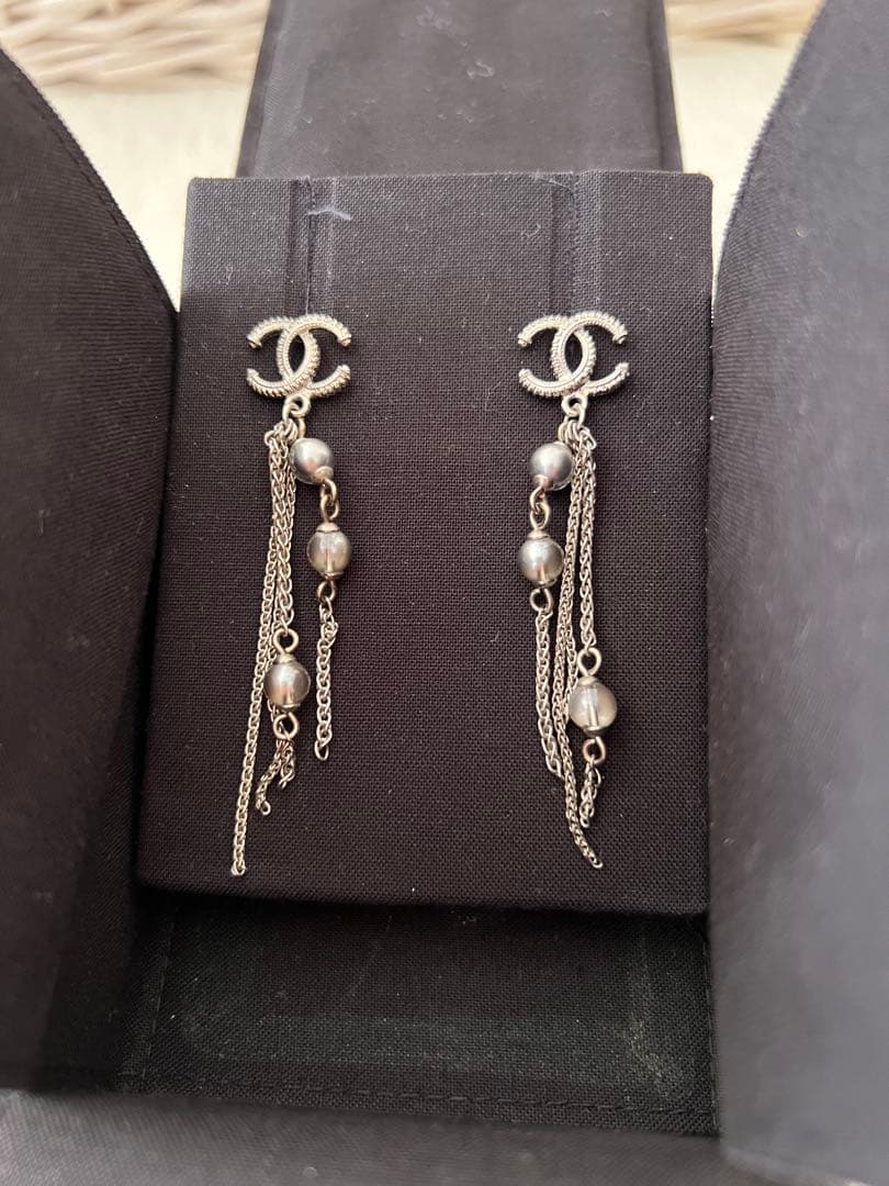 CHANEL ロングピアス チェーンとパール