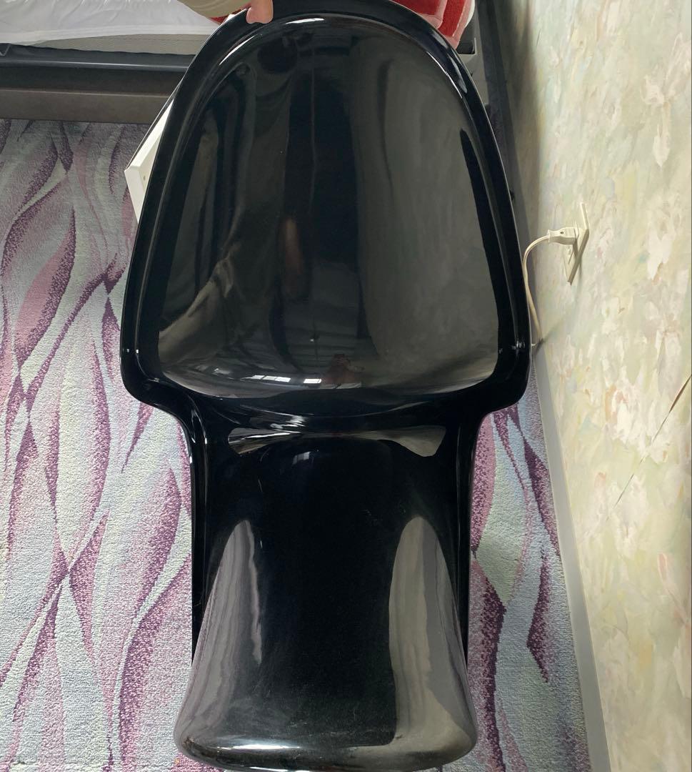 モダンデザイン 黒色チェア