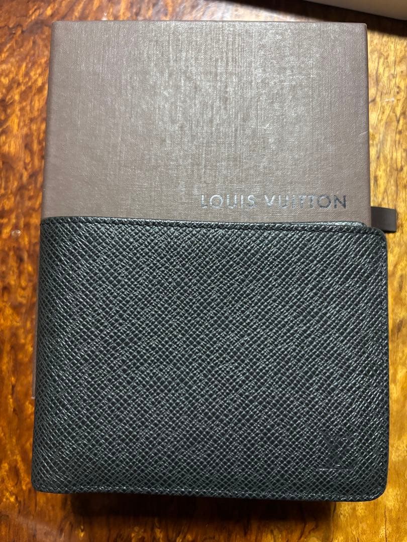 LOUIS VUITTON タイガ　二つ折り財布 ブラック