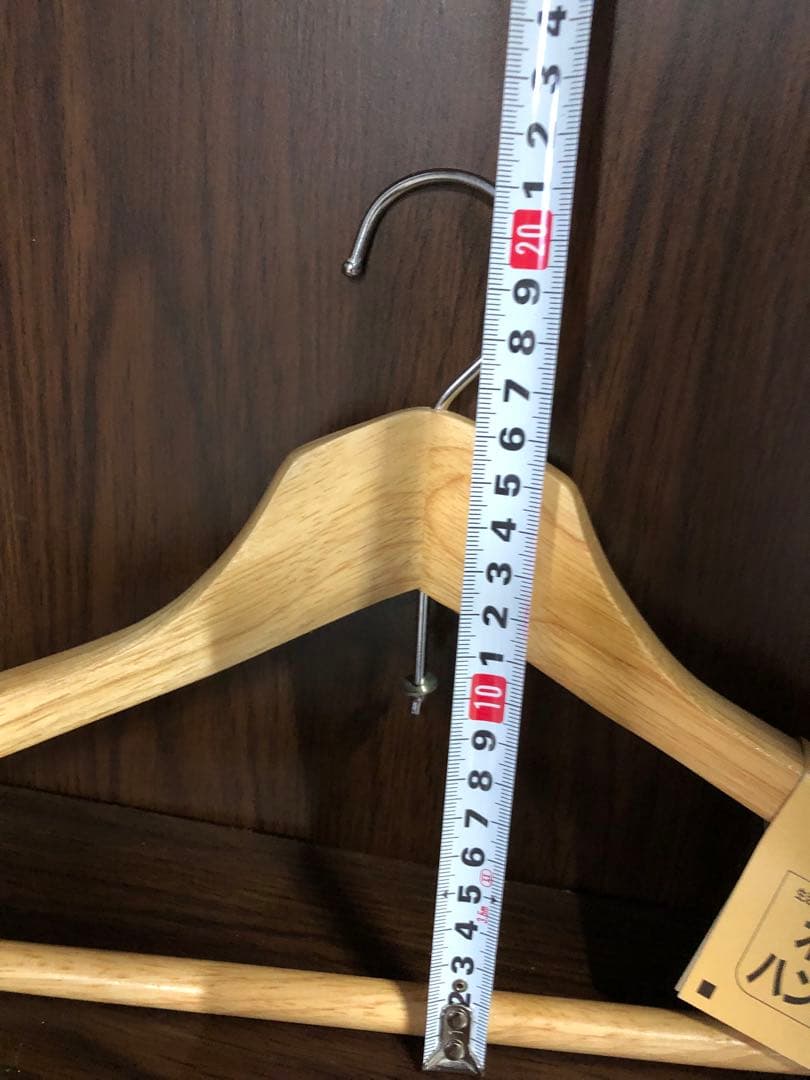 く*ま様 業者様必見！木製ハンガー 光沢仕上げ デザインまとめ売り230本！おま