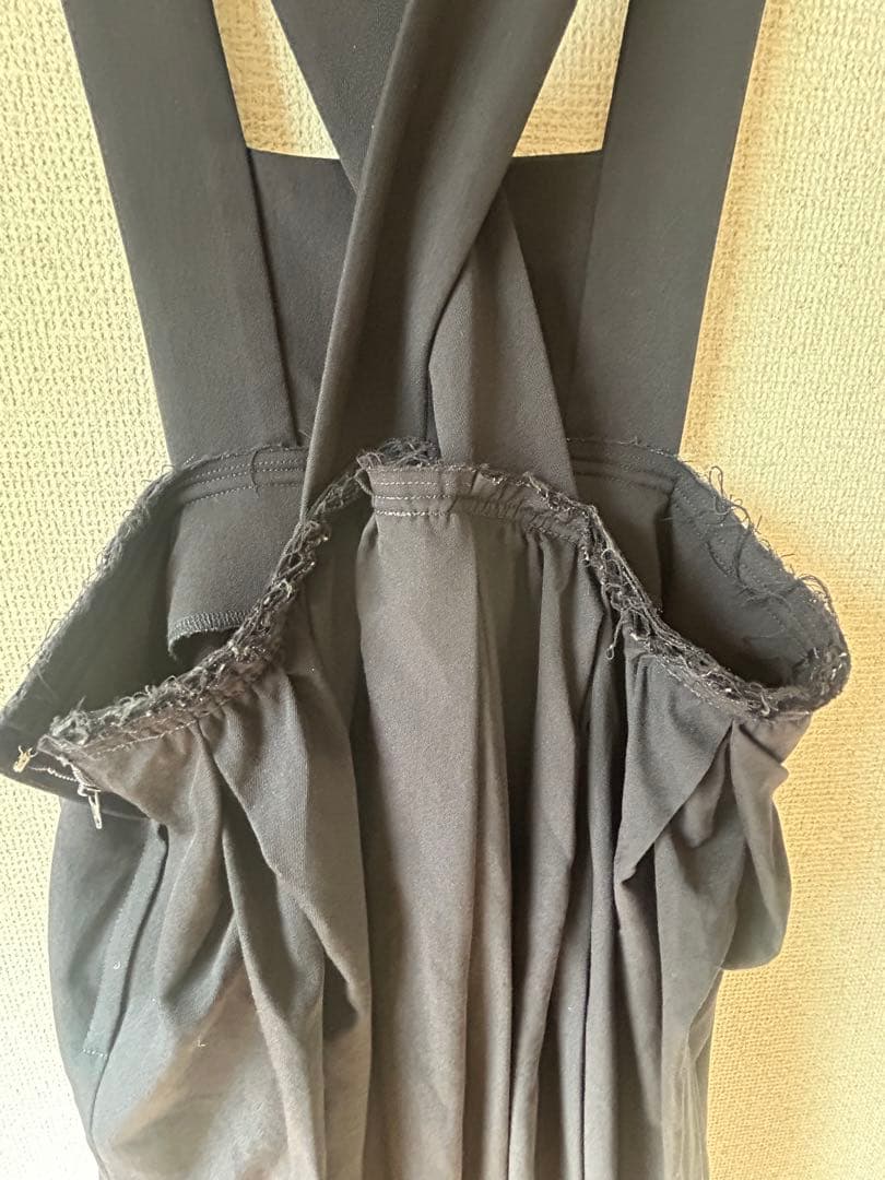 【定番人気】COMME des GARÇONS 吊りスカートSサイズネイビー