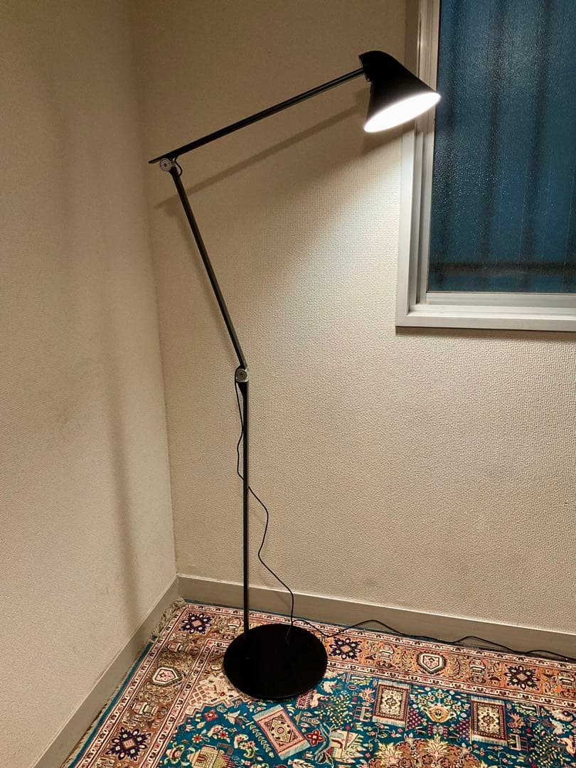 美品 ルイスポールセン Louis Poulsen NJPフロアランプ ブラック