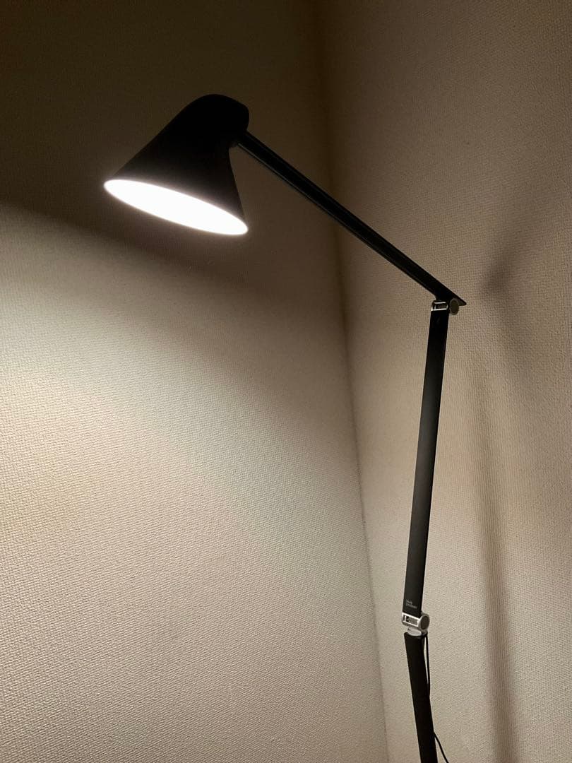 美品 ルイスポールセン Louis Poulsen NJPフロアランプ ブラック