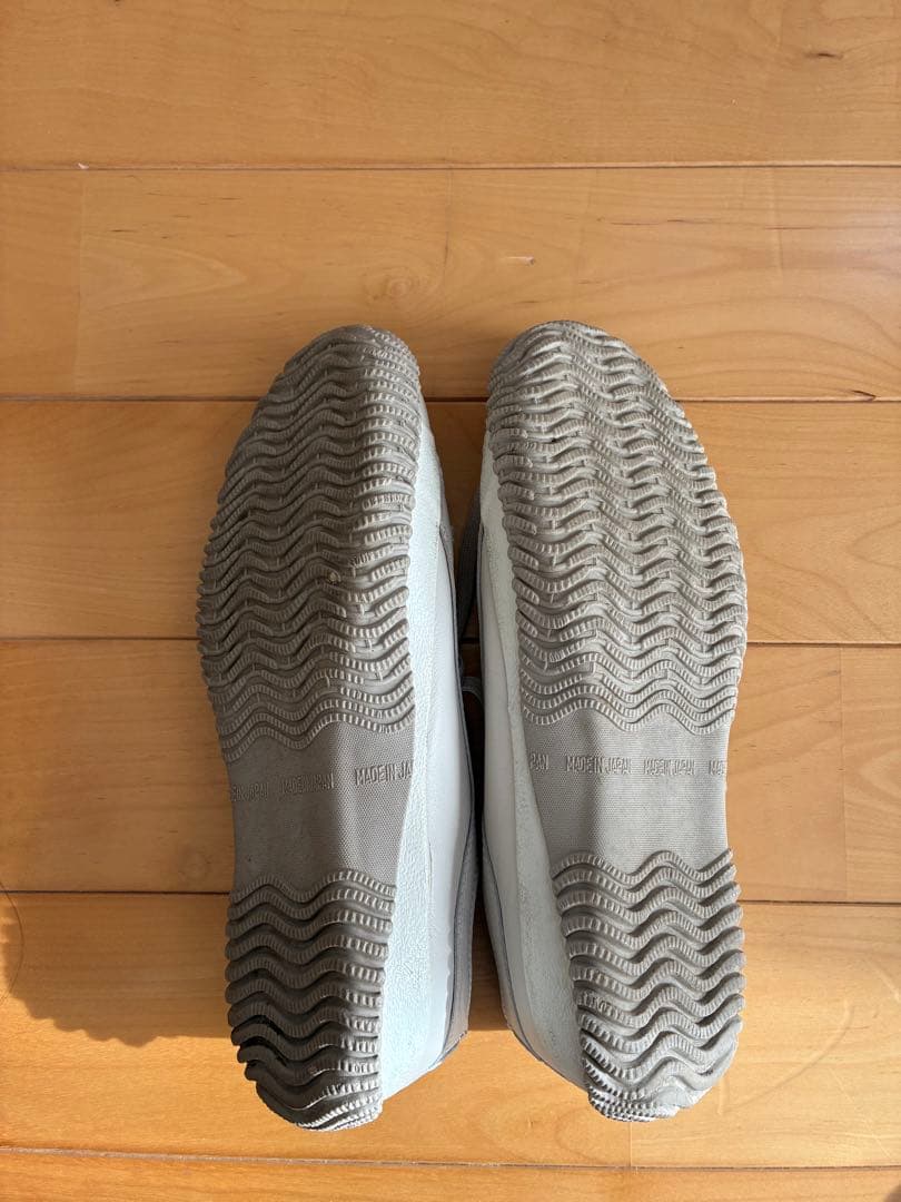 スピングルムーブ　カンガルーレザー　アイボリースニーカー