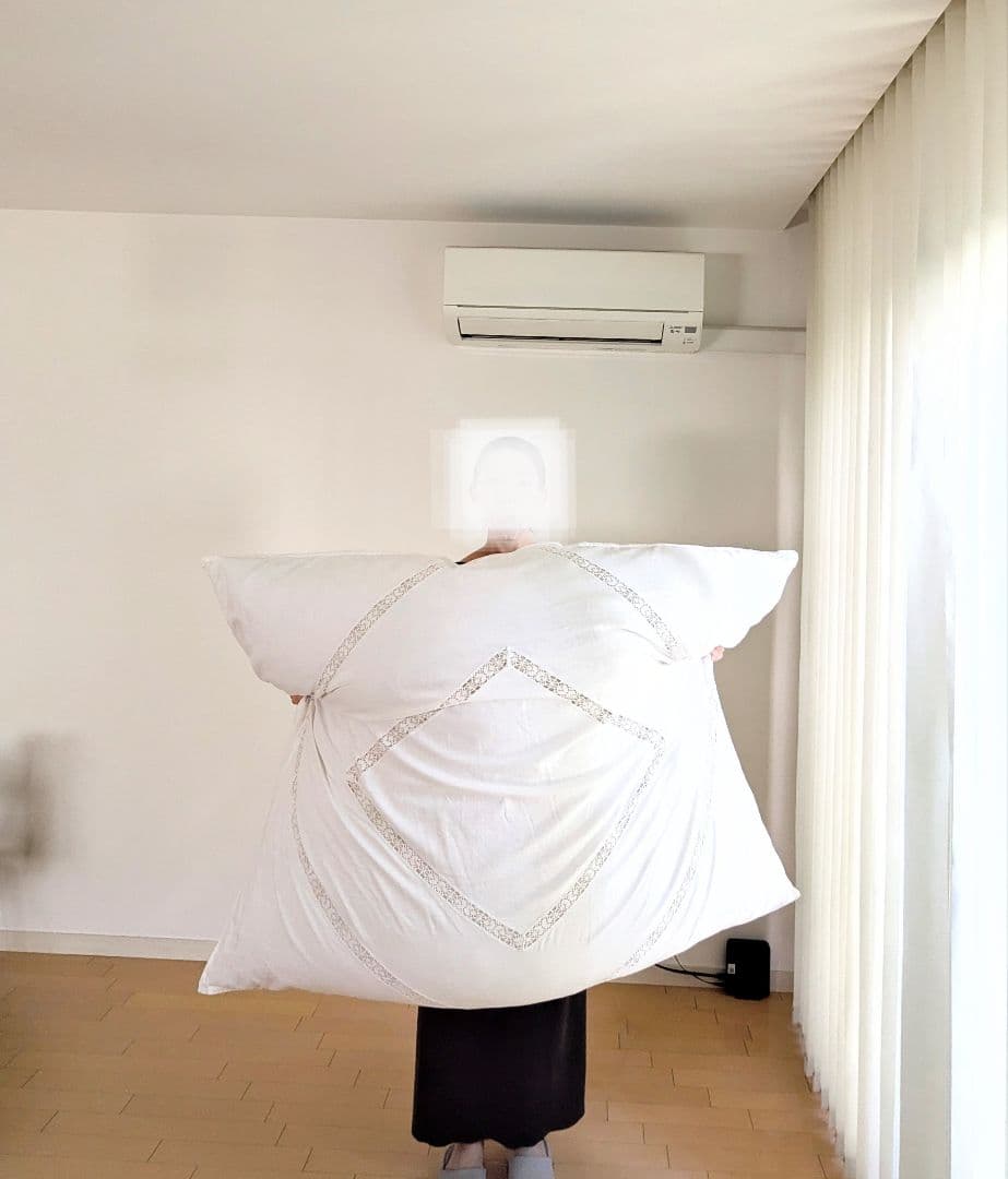 世田谷区瀬田　大型クッションx2　Mother Lip