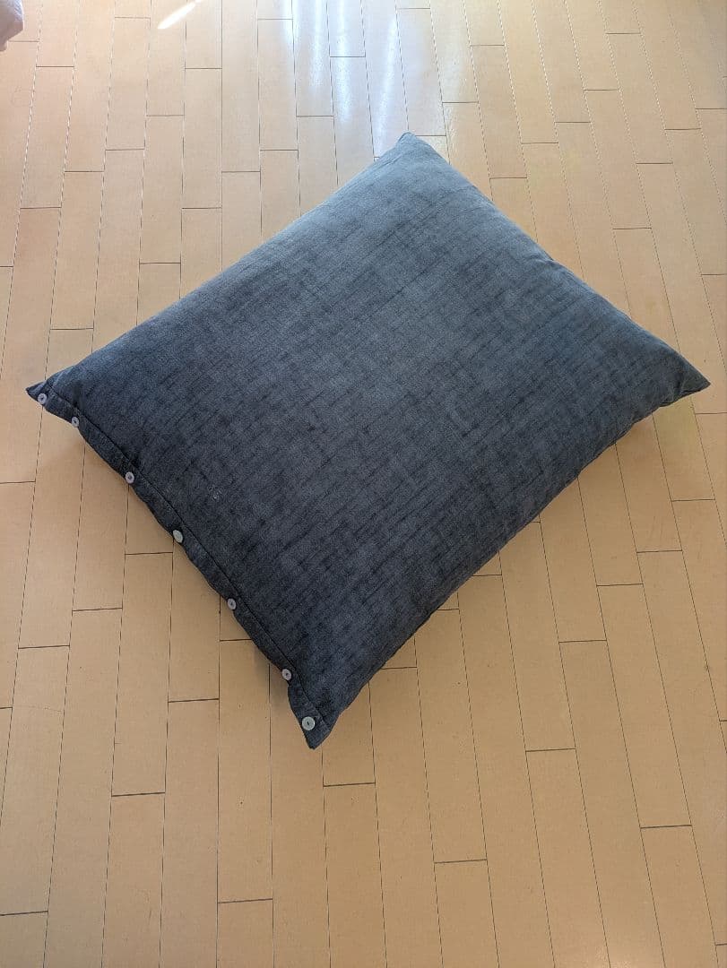 世田谷区瀬田　大型クッションx2　Mother Lip