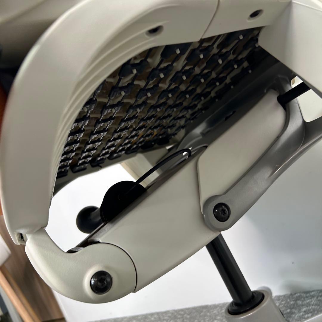 N. エンボディチェア ハーマンミラー ホワイト Embody オレンジ