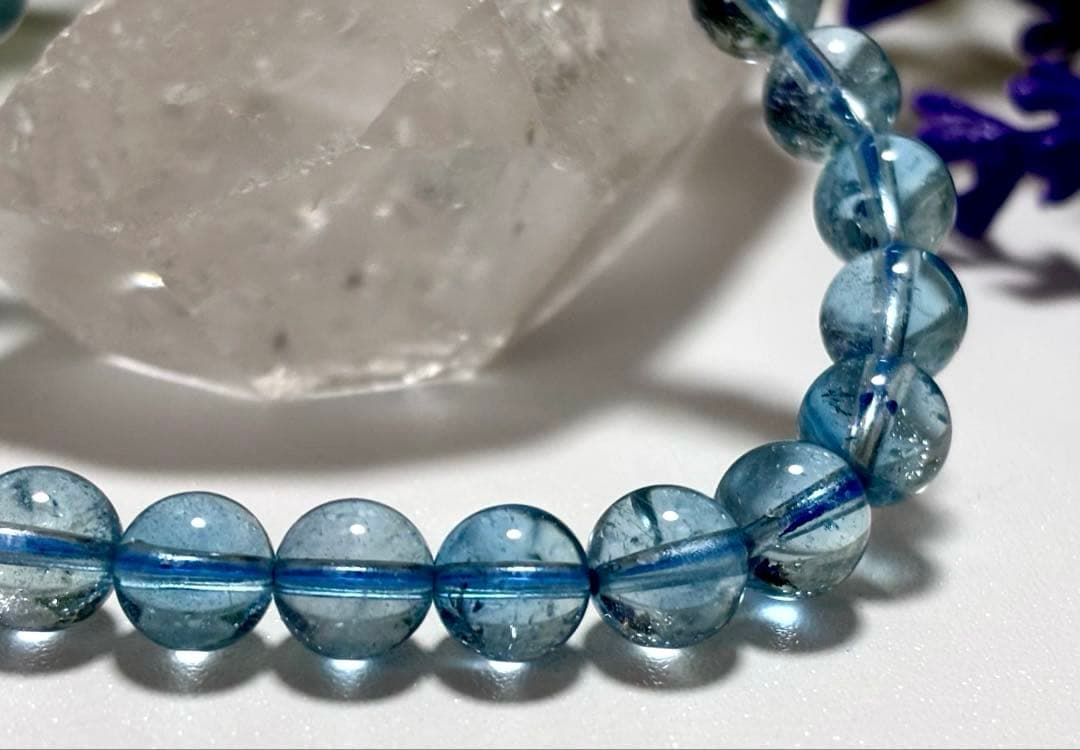 究極品質　秘蔵放出　輝く未来を象徴する蒼き守護石　ディープスカイブルートパーズ