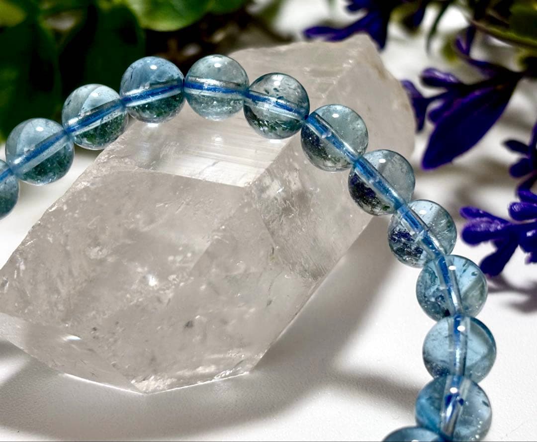 究極品質　秘蔵放出　輝く未来を象徴する蒼き守護石　ディープスカイブルートパーズ