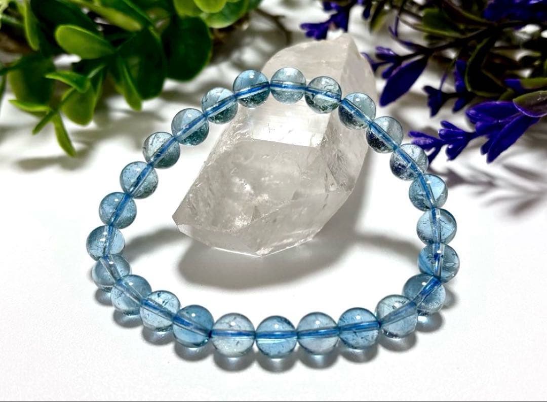 究極品質　秘蔵放出　輝く未来を象徴する蒼き守護石　ディープスカイブルートパーズ