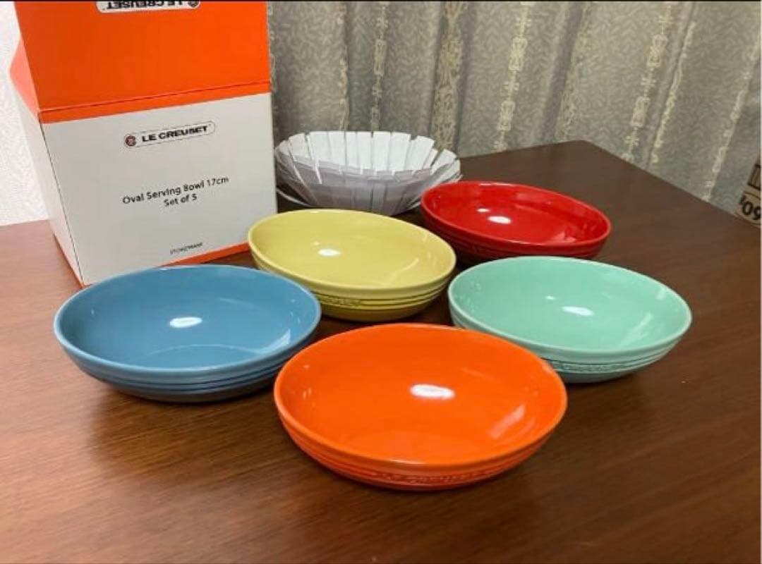新品未使用　ル・クルーゼ オーバルサービングボール　17cm　5set
