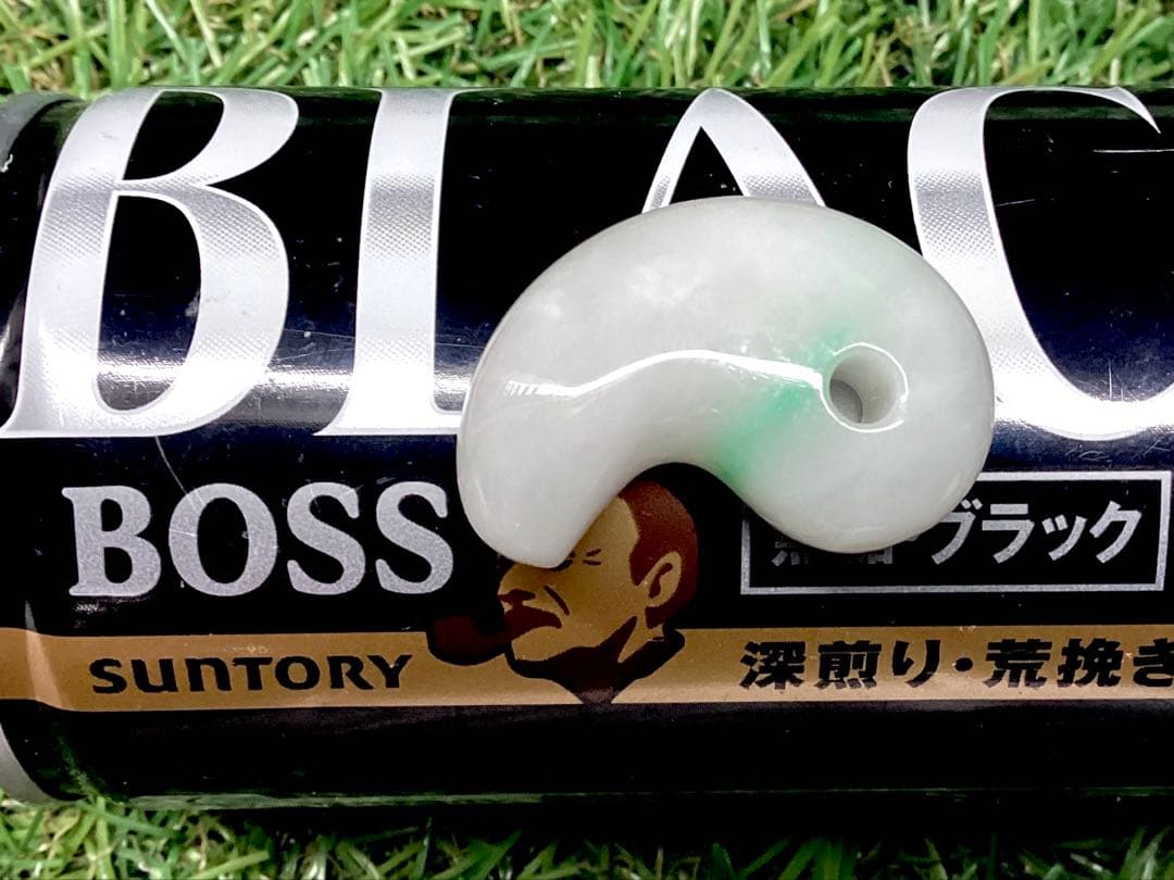 ✳業者様へ‼️premiumシリーズ　糸魚川翡翠勾玉　鑑別書無しの最安値　本物を‼️