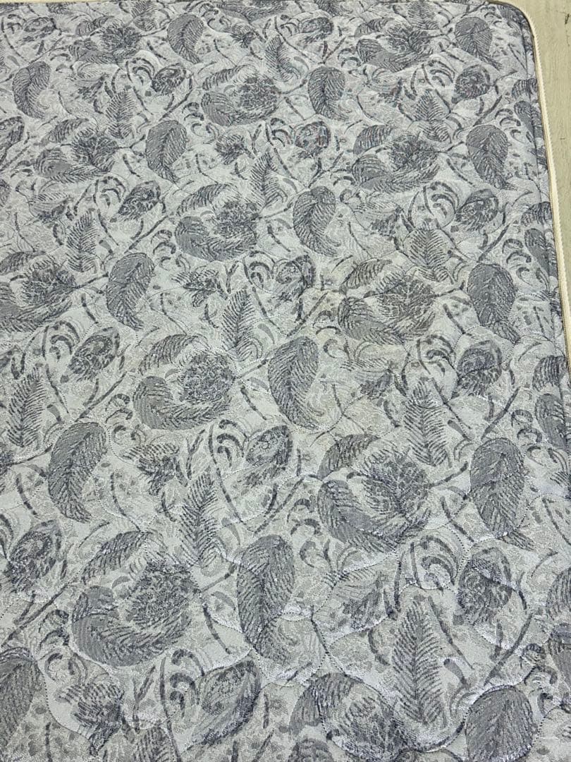 シモンズ　ゴールデンバリューセミダブルマットレス