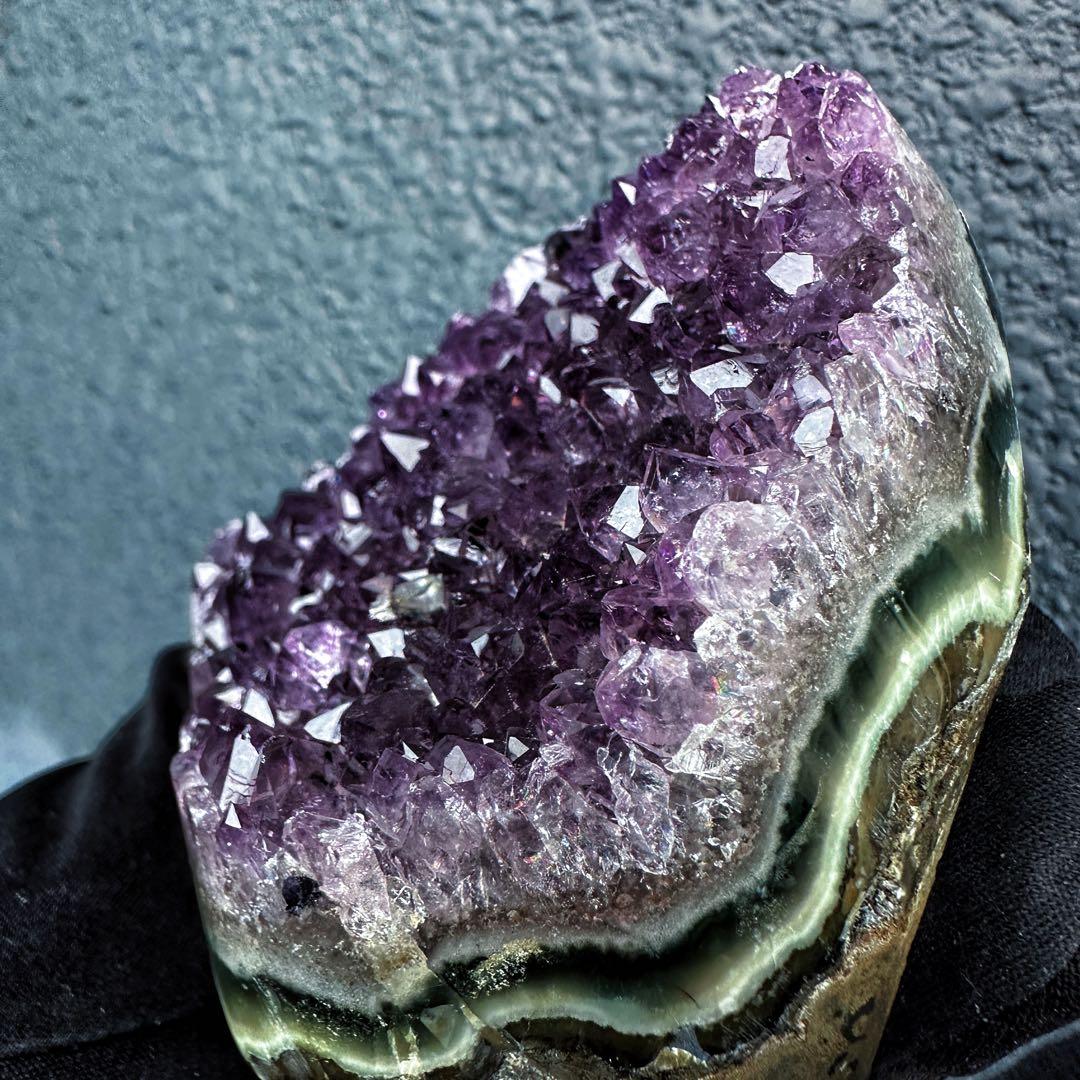 極上別格品❗濃紫の煌めきウルグアイ産☆レインボー☆アメジストクラスターA1346