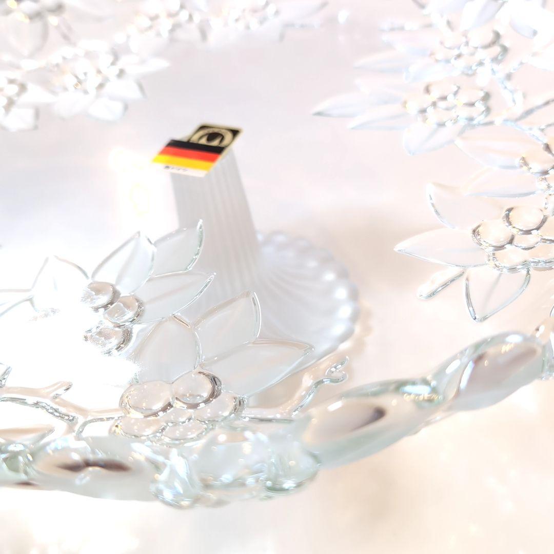 ドイツ製　美しいお花のクリスタルガラスのコンポート皿