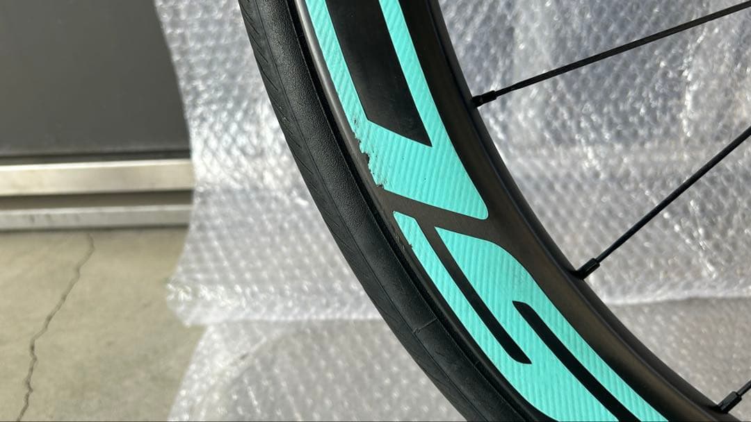 SCOPE R4 カーボンホイール前後セット 特別デカール仕様