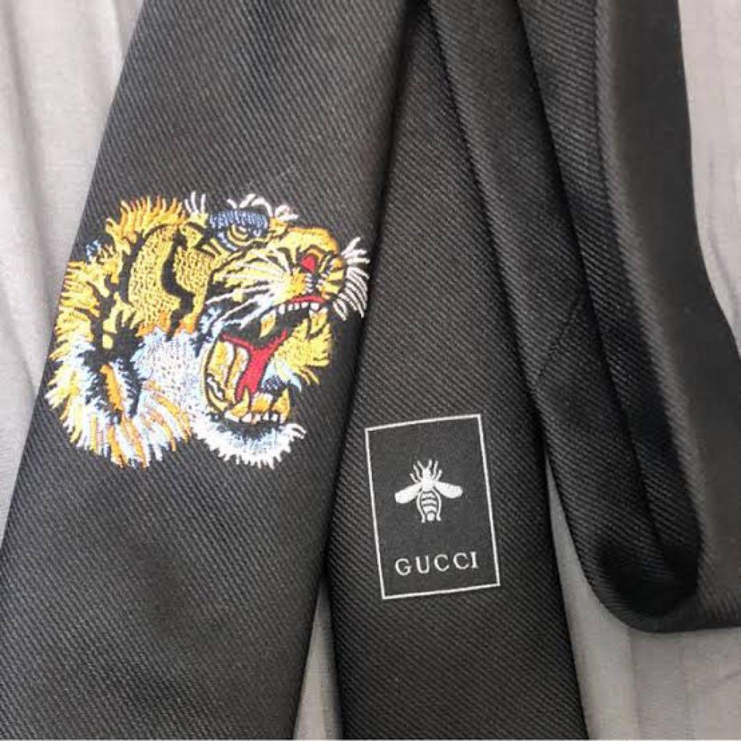 グッチ タイガー刺繍ネクタイ　BTS着用 GUCCI シルク製