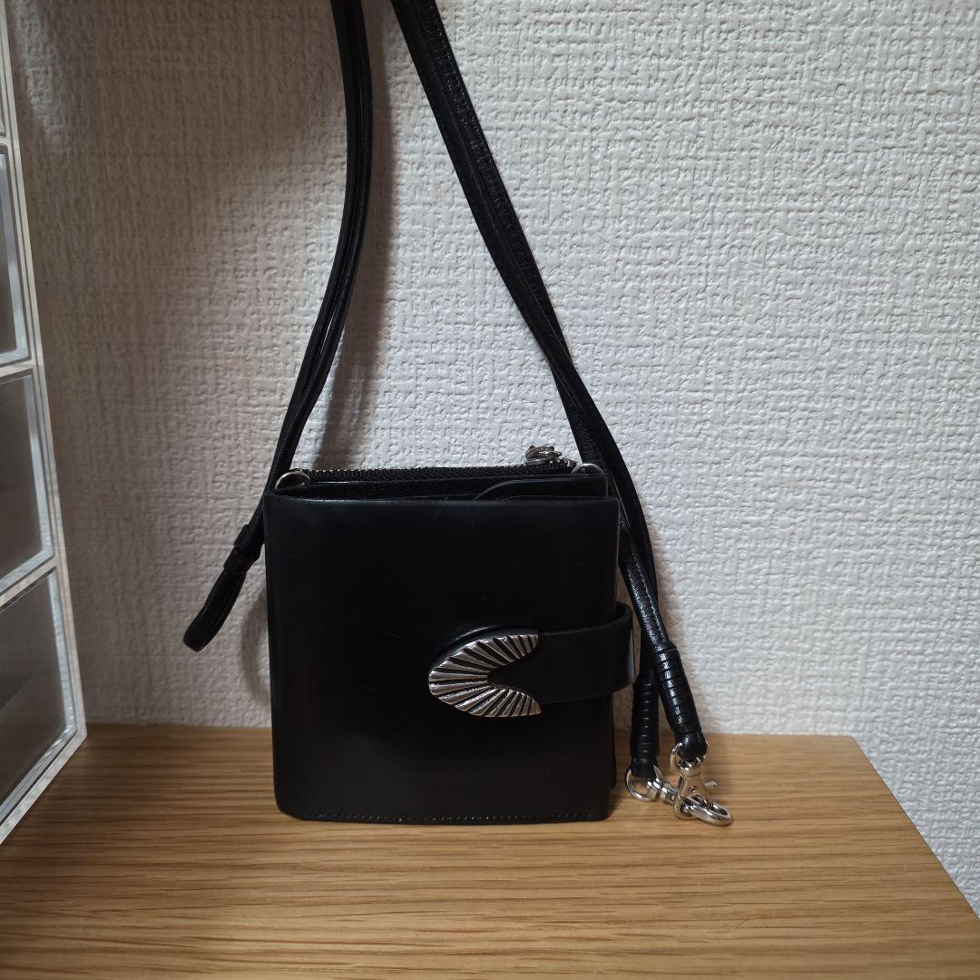 TOGA PULLA レザーショルダーウォレット