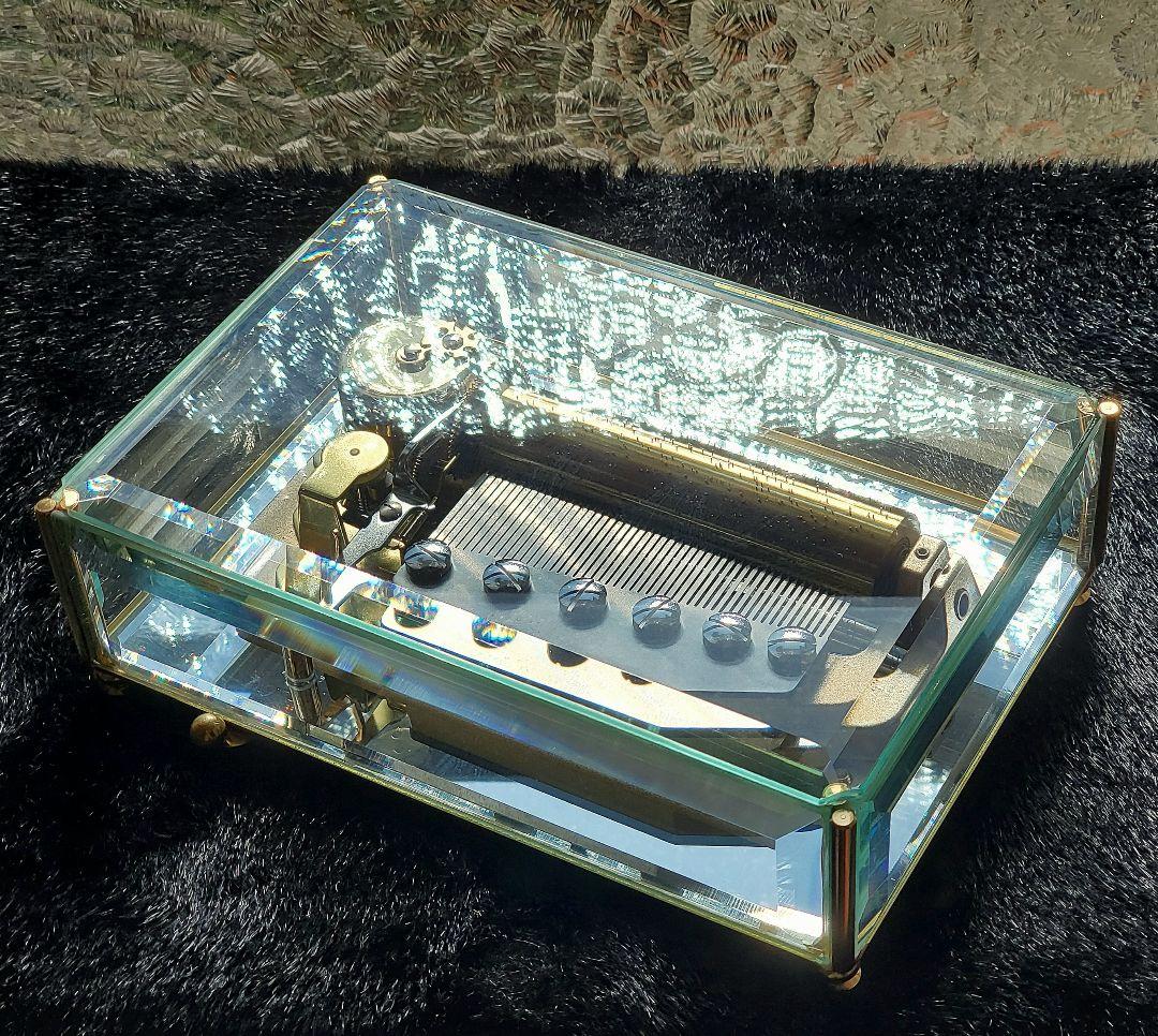 【Music Box Company】『50弁 クリスタルBOX』50N-1T3