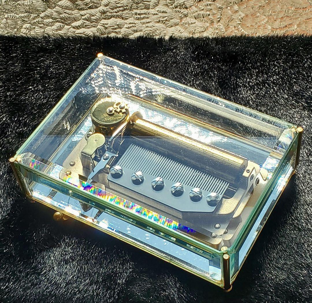 【Music Box Company】『50弁 クリスタルBOX』50N-1T3