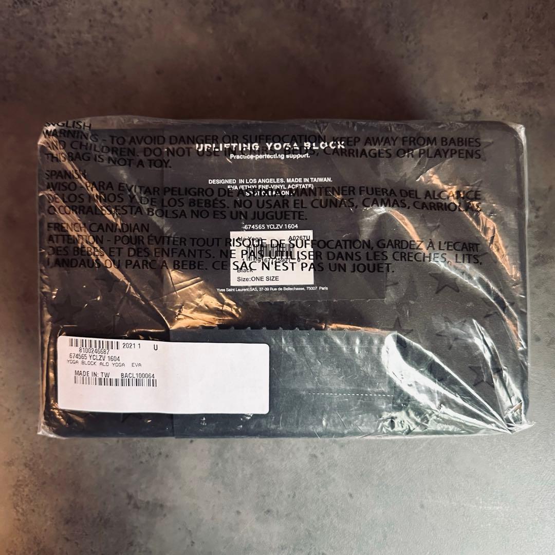 希少✨Saint Laurent × Alo コラボ スター　ロゴ　ヨガブロック