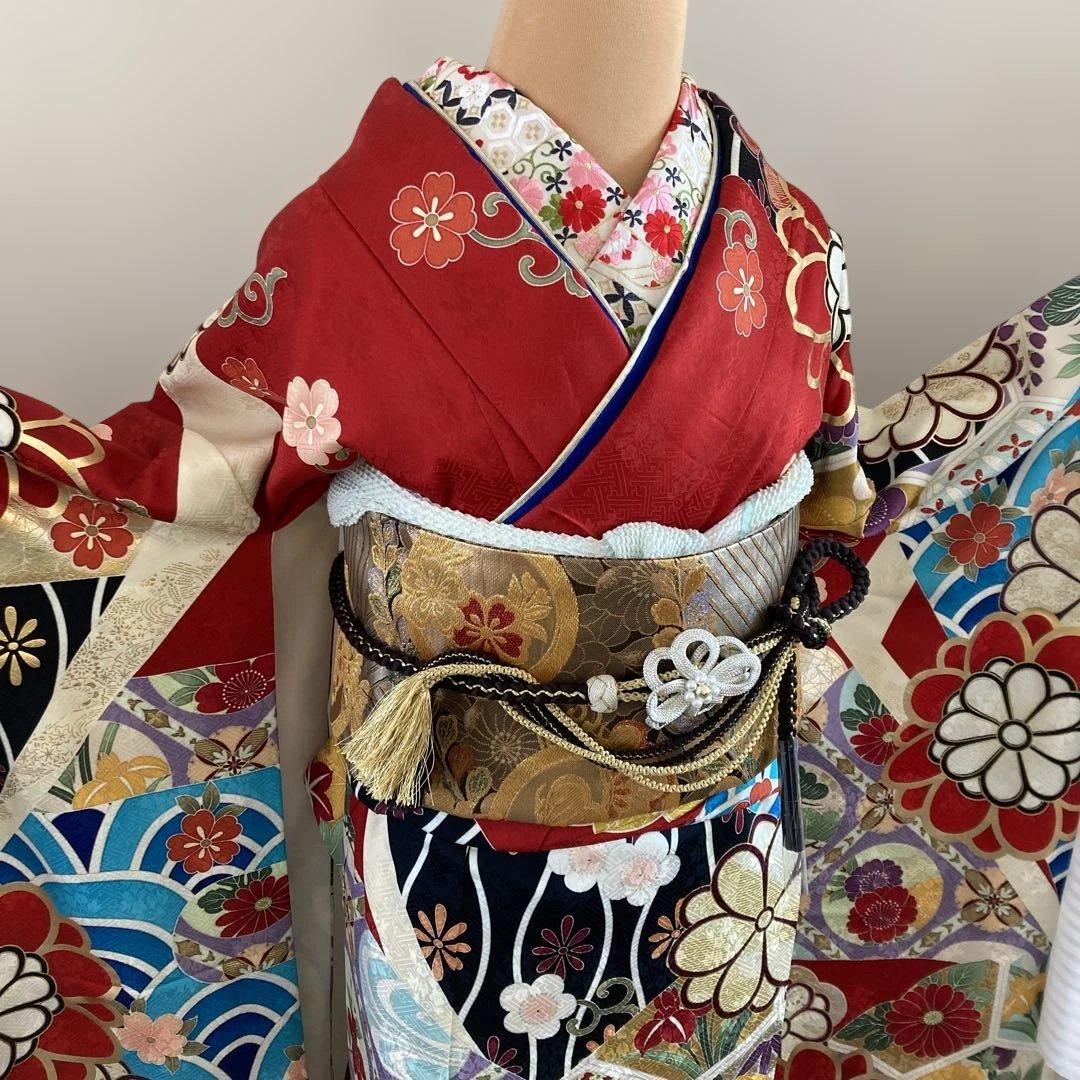 未使用に近い　豪華振袖フルセット　華やかな花柄　赤