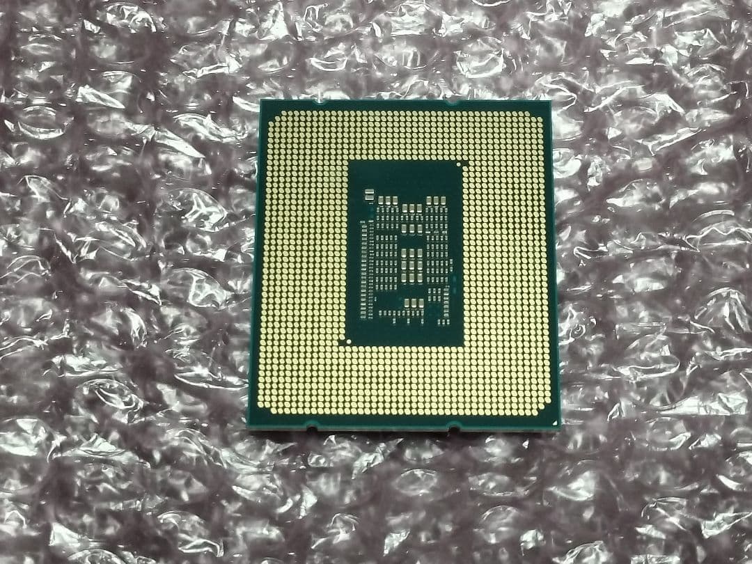 Intel Core i3 12100F 中古品