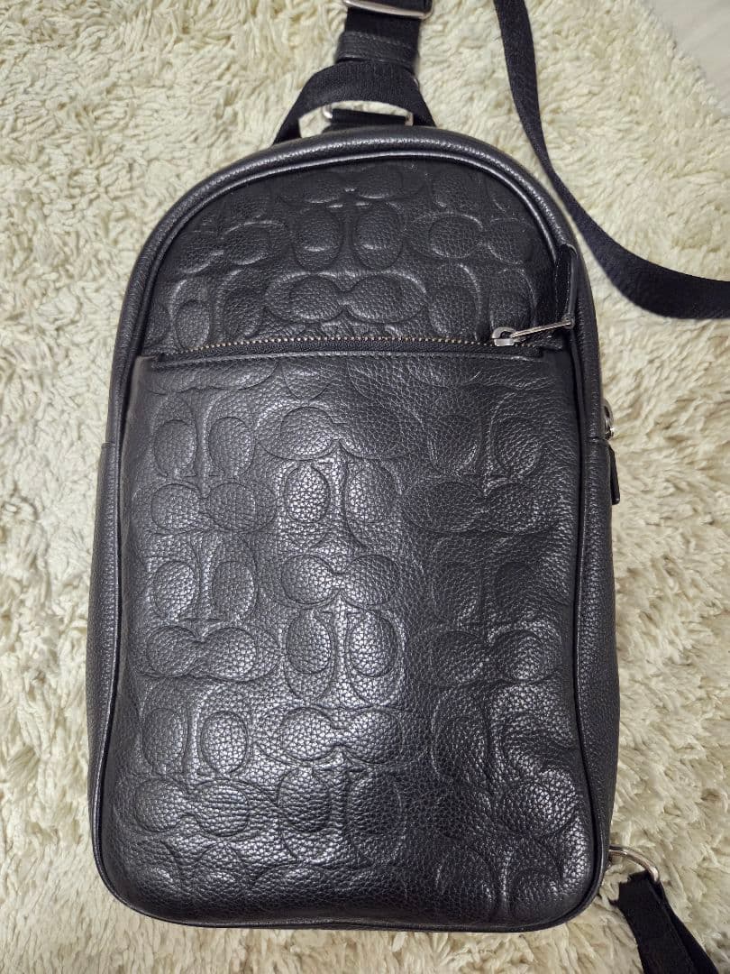COACH ブラックレザー ボディバッグ