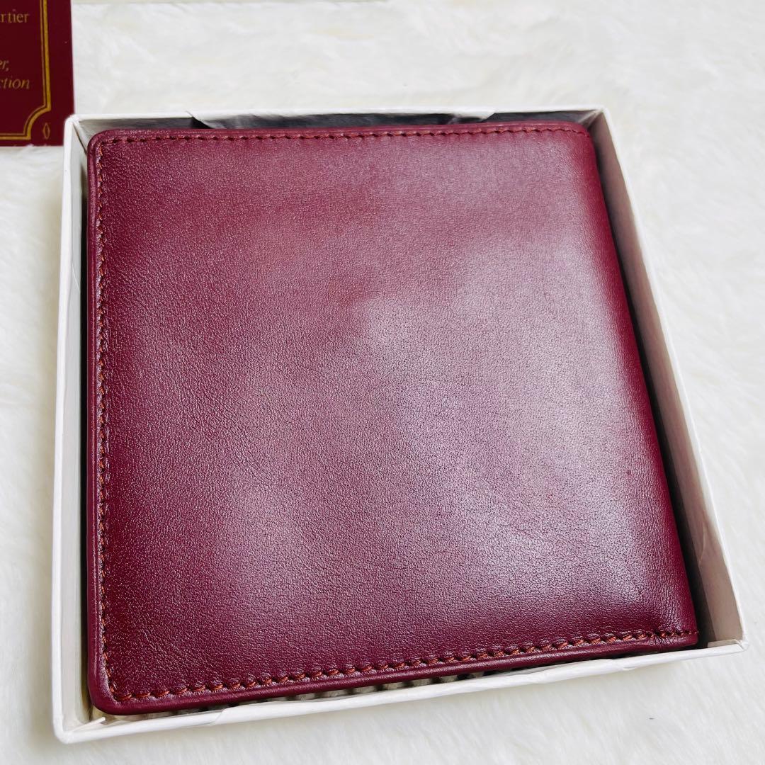 新品未使用 正規品　カルティエ二つ折り財布コンパクトウォレット 箱付カード付き