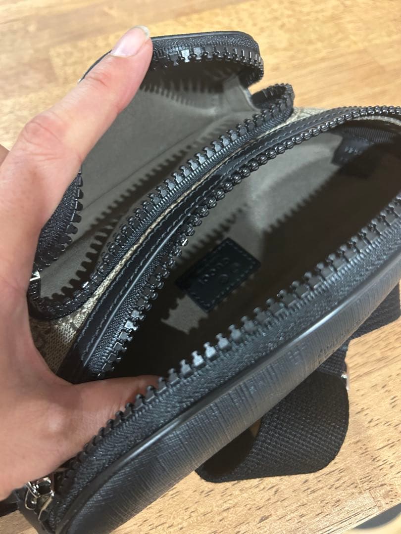 美品　GUCCI GGパターン ボディバッグ