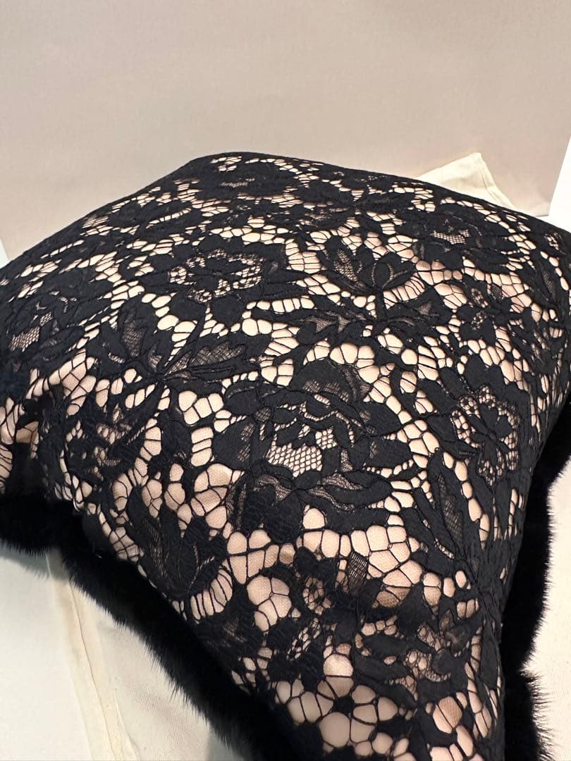 VALENTINO ミンクファークッション　ベビーレース