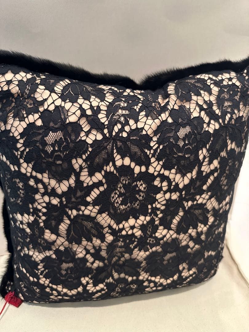 VALENTINO ミンクファークッション　ベビーレース