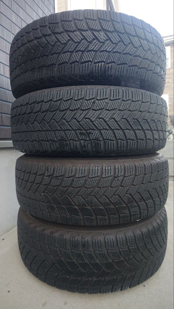 アウディQ2　純正アルミ スタッドレス8分山 16インチ