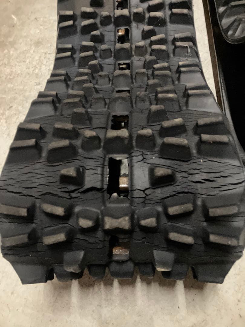 除雪機　ゴムクローラー　230 35 72 ブリジストン　中古