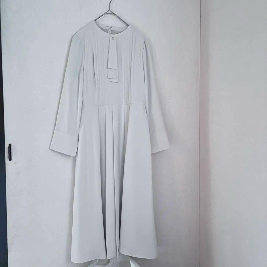 新品　セルフォードボウタイワンピース アイボリー　プリーツ　L ピンタック