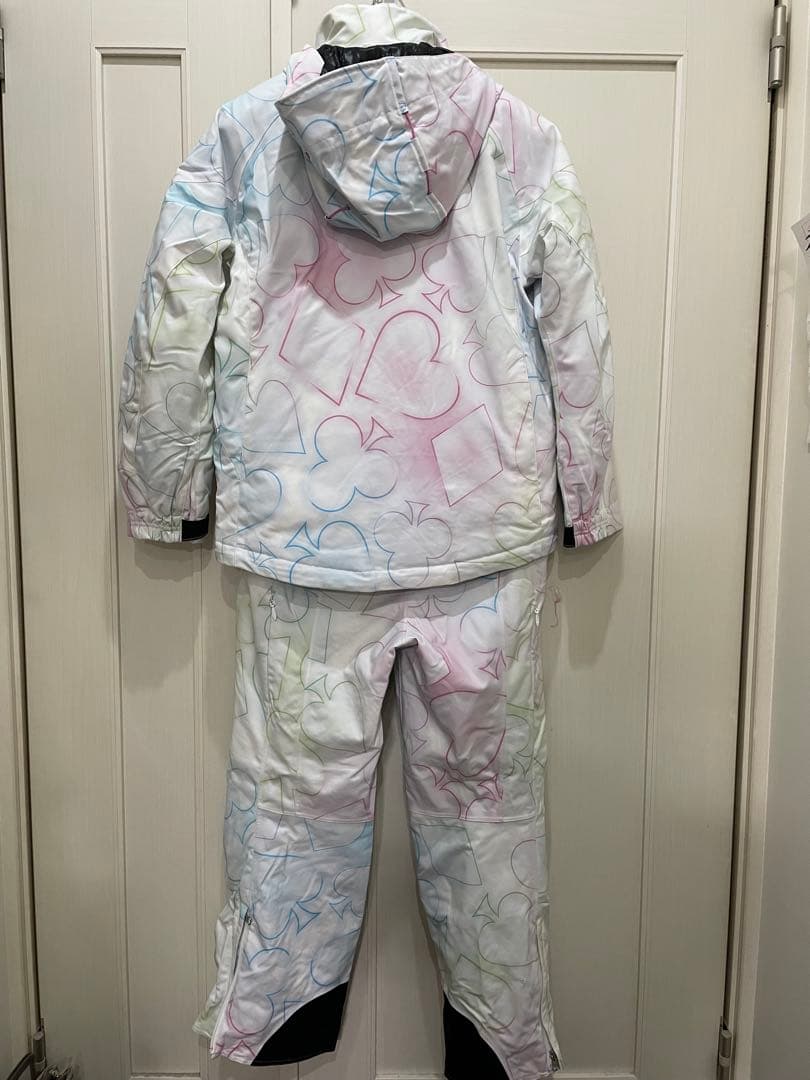 オンヨネ　スキーウェア　Mサイズ　トランプ柄　ONYONE