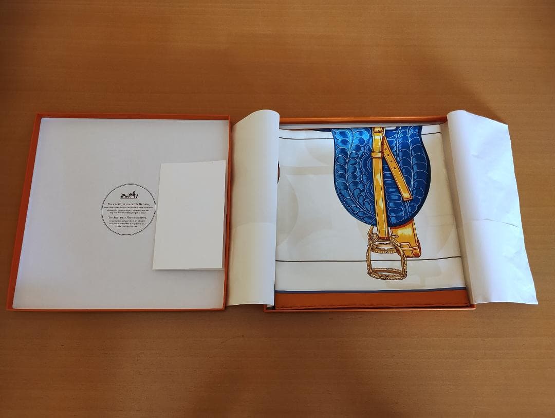 エルメス Hermes スカーフ カレ90 (すべては鞍の中に) 新品未使用品