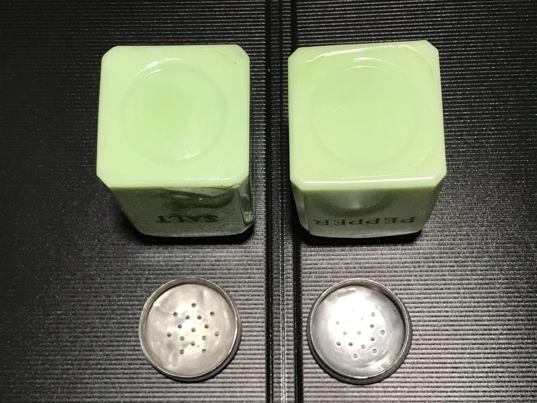 ジャネット社 ジェード　シェーカ（ソルト＆ペッパー）セット