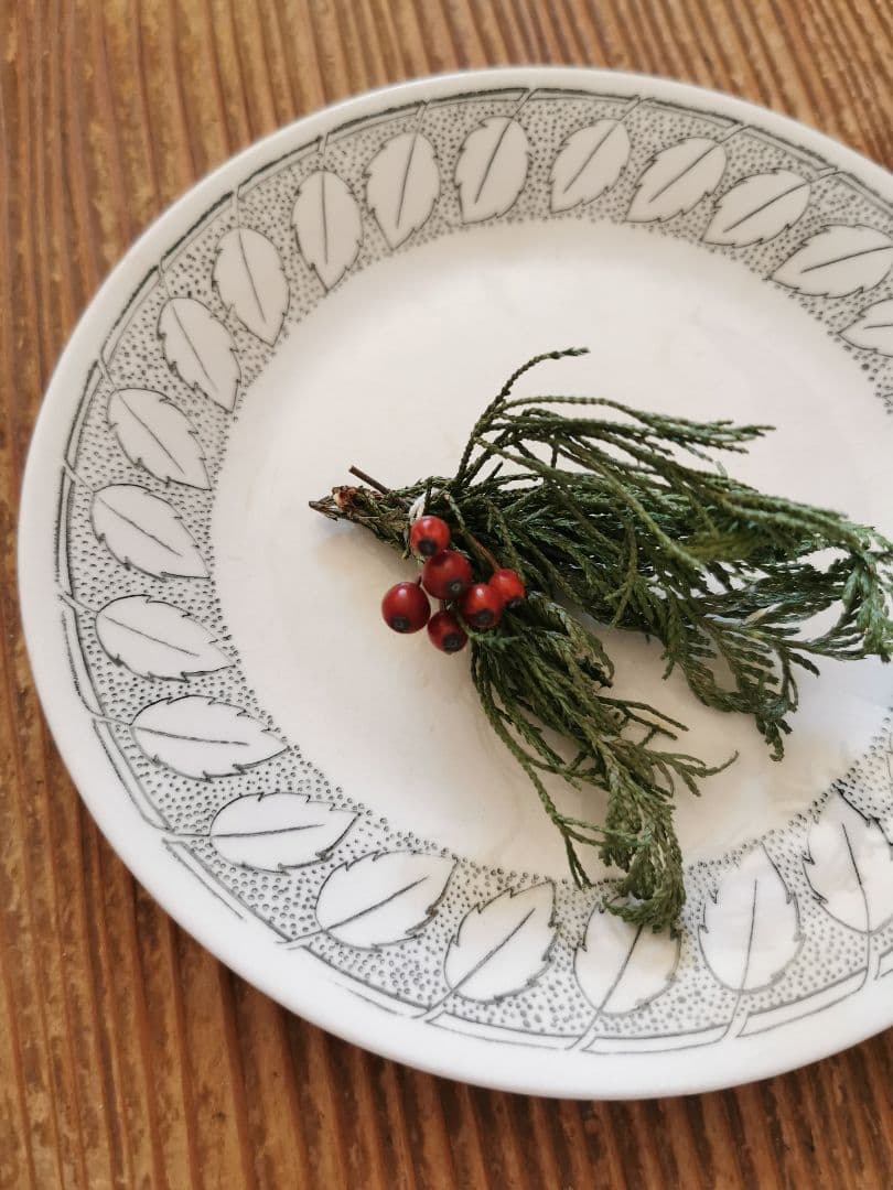 ヴィンテージ スウェーデン イェフレ ブラード リーフ 葉の線描と点描 プレート