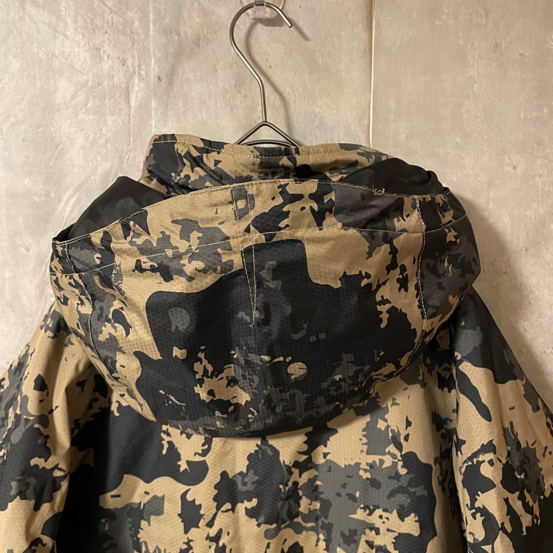 Burtonバートンスキーウェアスノーボードジャケットパーカーカモ総柄黒ブラック