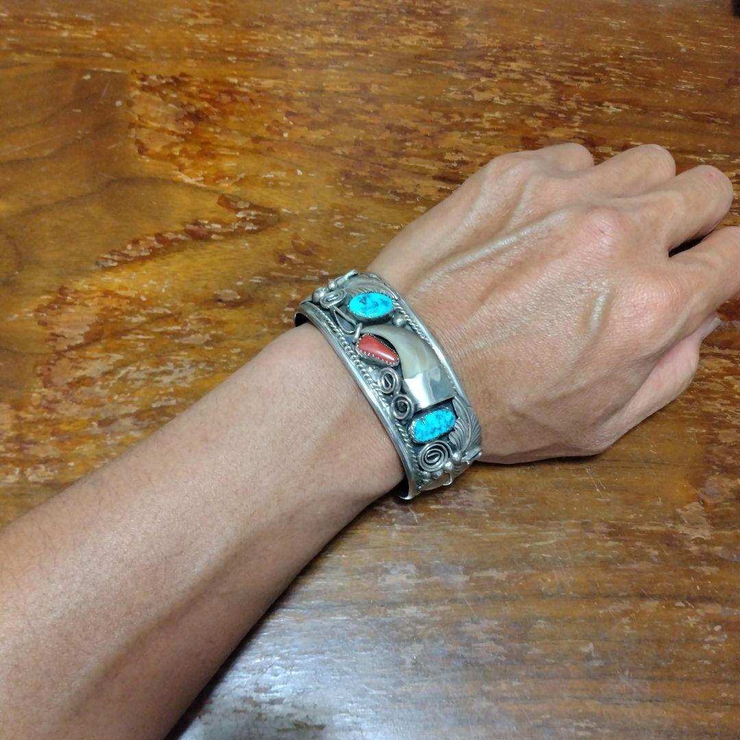 ナバホ『マイクトーマスJr 』作 ベアクロー ターコイズ 赤珊瑚 バングル