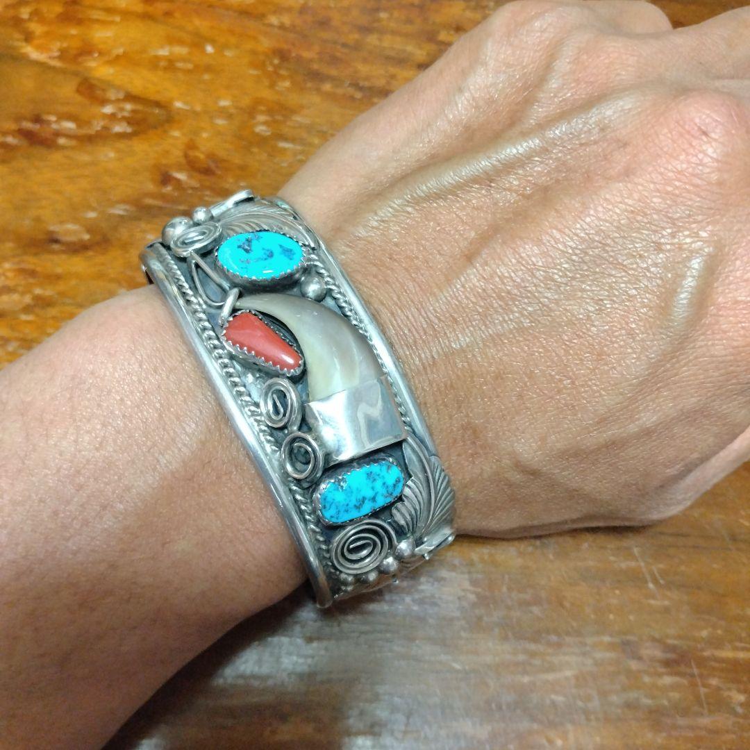 ナバホ『マイクトーマスJr 』作 ベアクロー ターコイズ 赤珊瑚 バングル