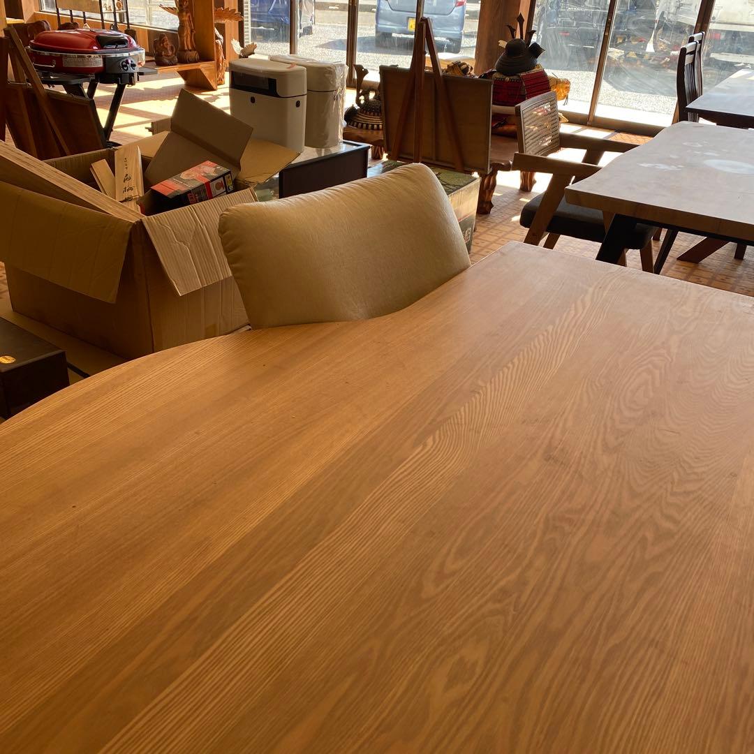 楕円形木製ダイニングテーブルと椅子セット