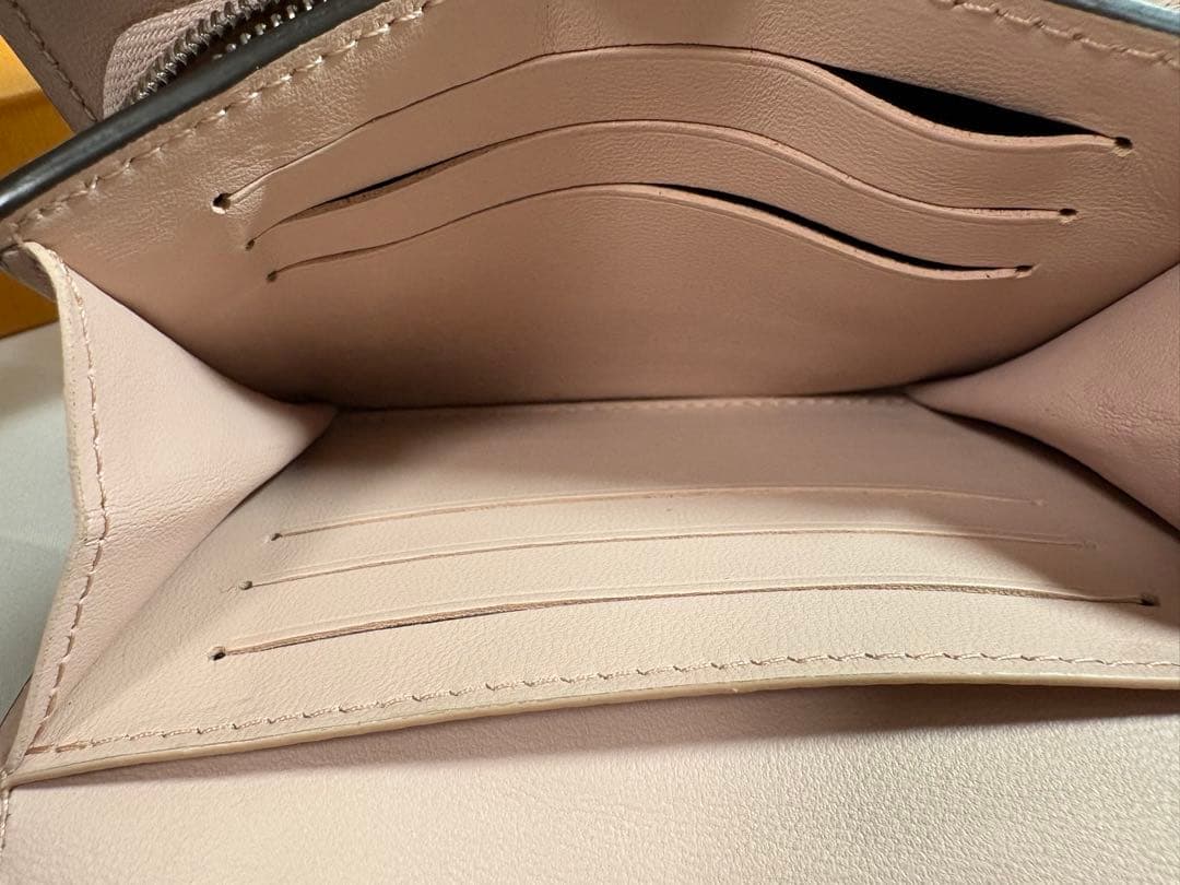 【期間限定お値下げ中】LOUIS VUITTON 二つ折り財布　ピンク