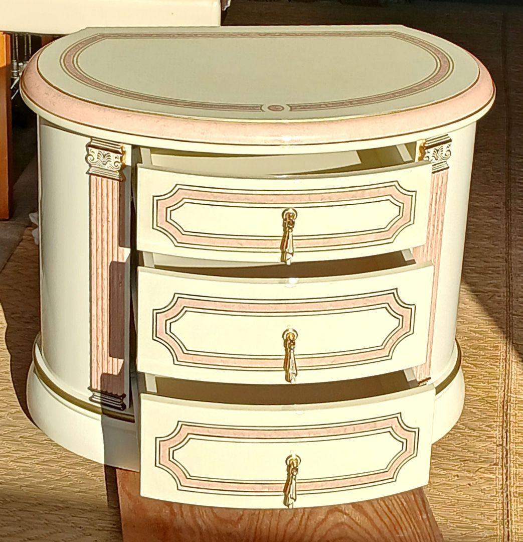 和歌山市引き取限定品　 イタリア製サイドチェスト 3ドロワー ナイトチェスト