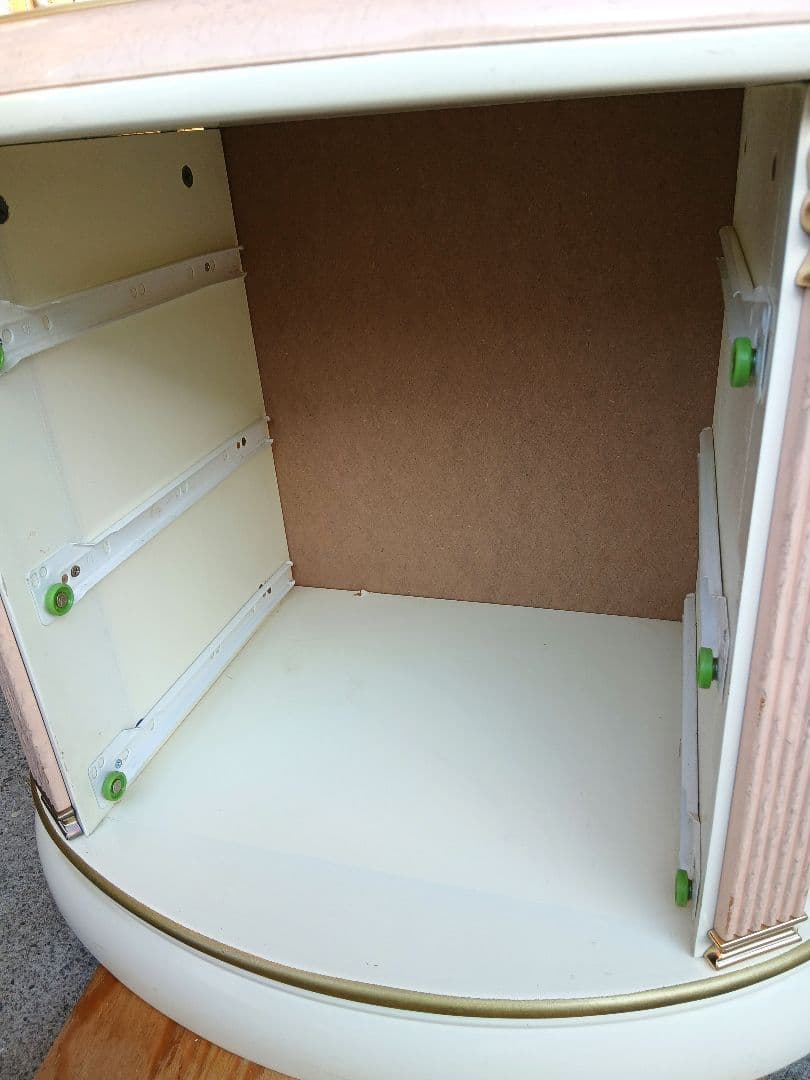 和歌山市引き取限定品　 イタリア製サイドチェスト 3ドロワー ナイトチェスト