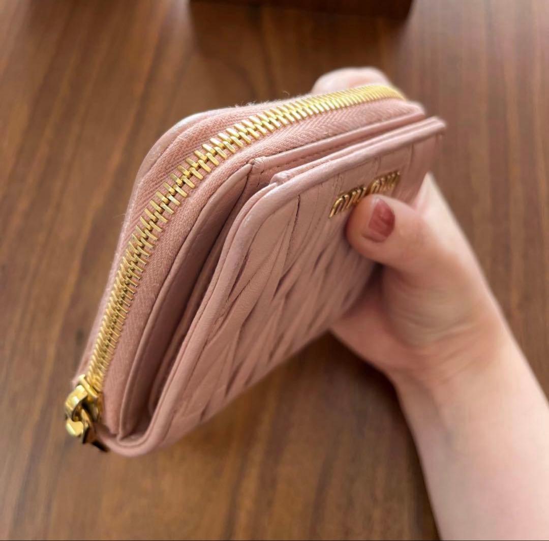 MIU MIU ミュウミュウ マテラッセ 財布 二つ折り財布 ピンク